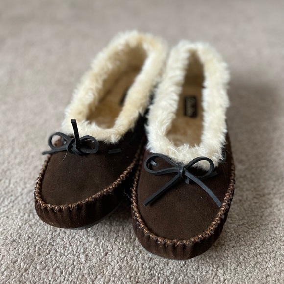 Clark’s Suede Slippers EUC. - Picture 2 of 5